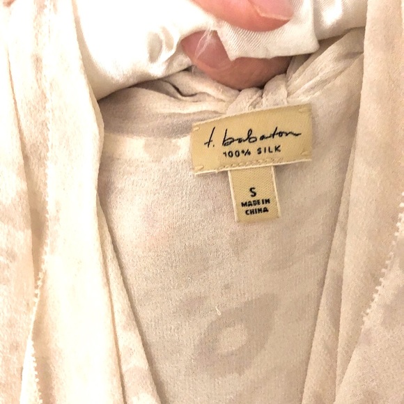 T. Babaton 100% silk Tinsley blouse - Picture 4 of 4